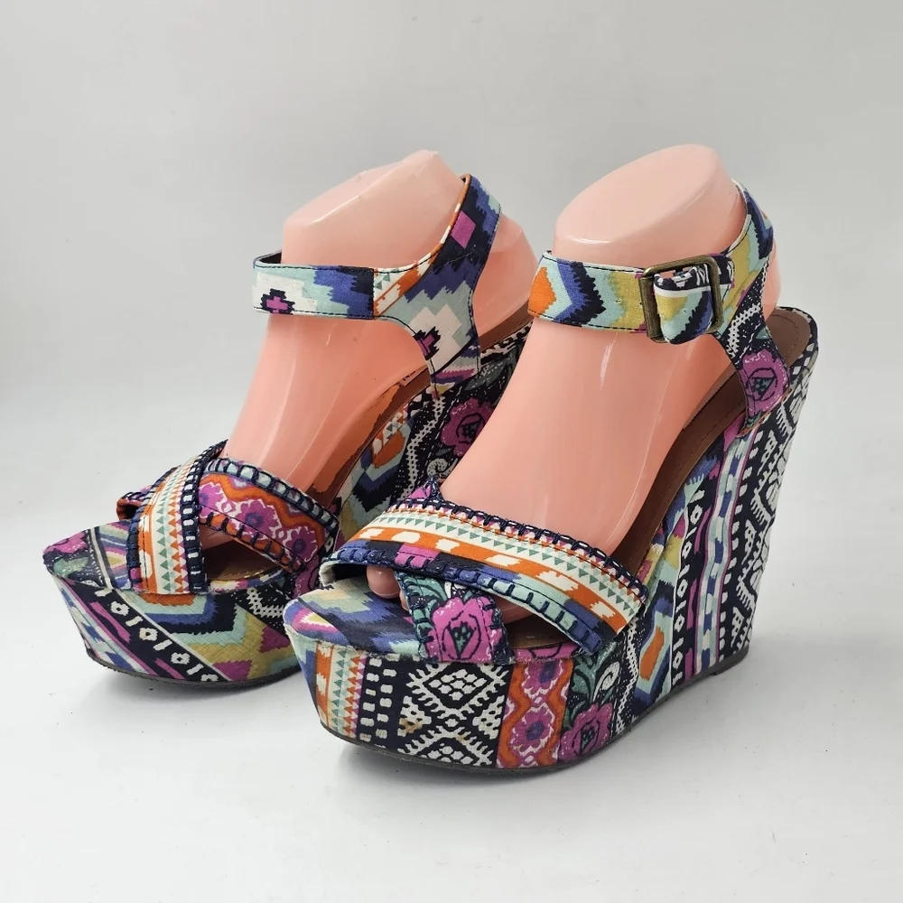 Steve Madden Winonna Aztec Fabric Platform Wedge Sandals Boho Festival Size 10